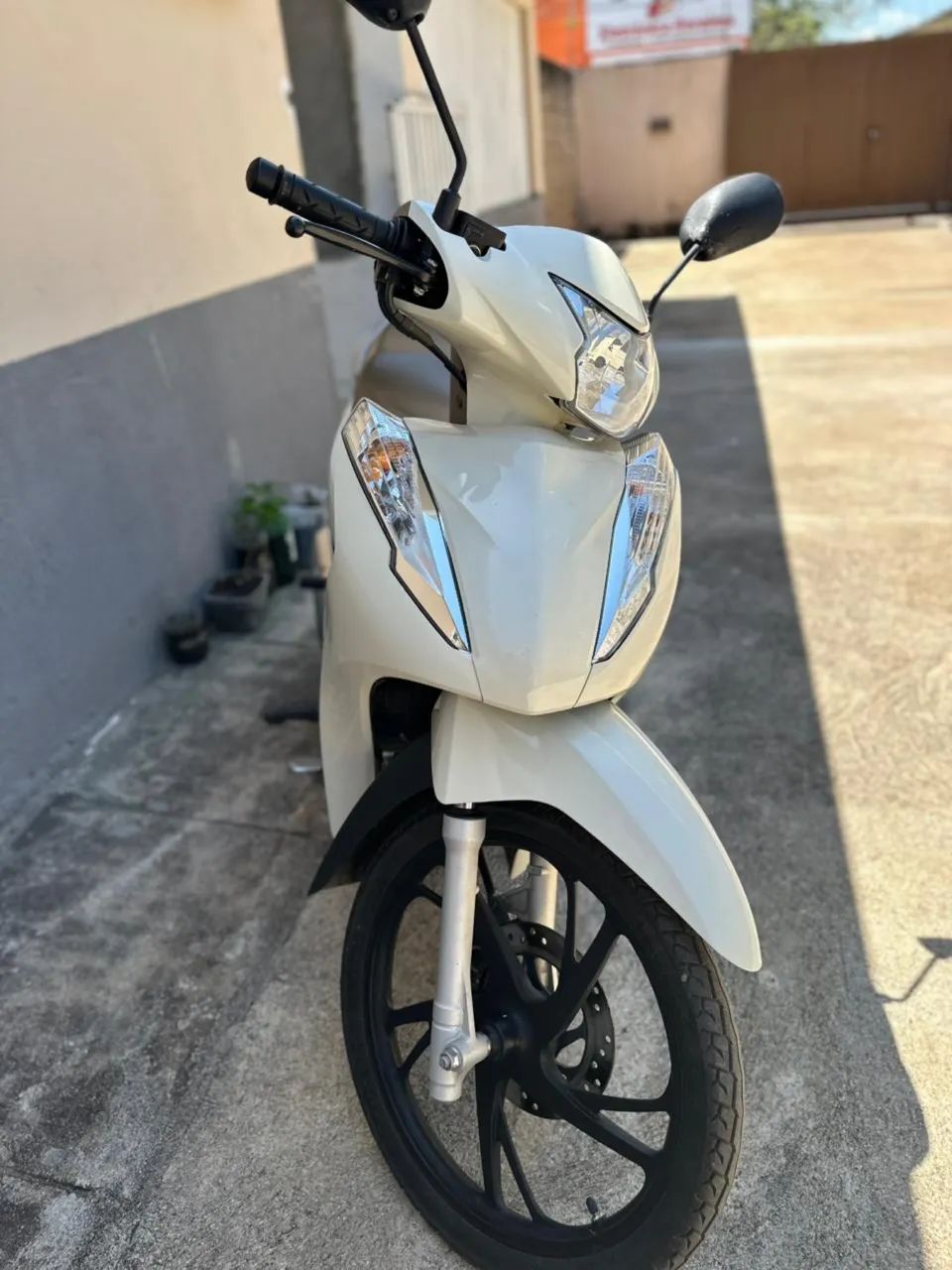 MOTO BIZ 2023 - Foto 2