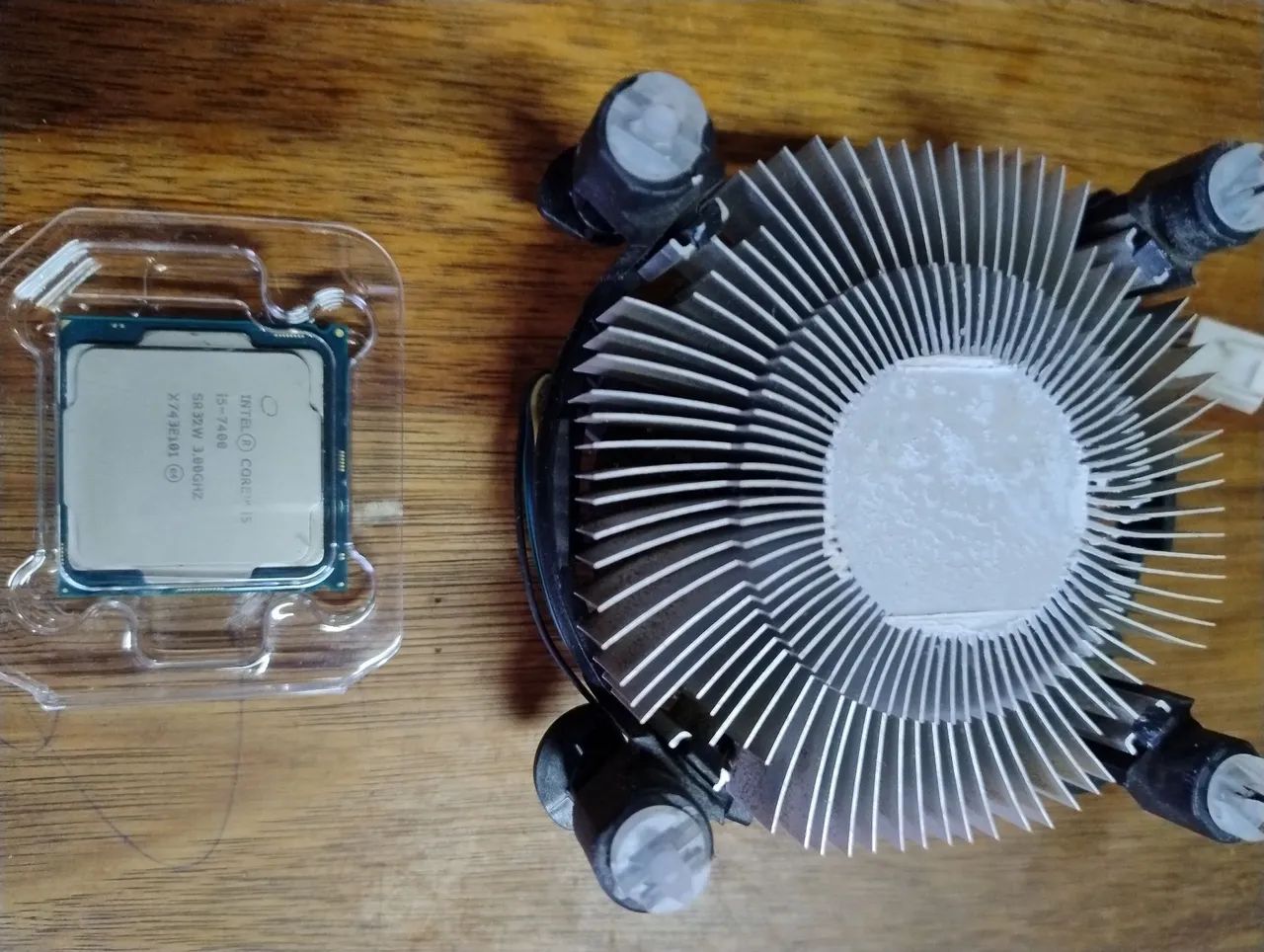 Processador Intel core i5 7400 + gabinete gamer brinde - Peças de
