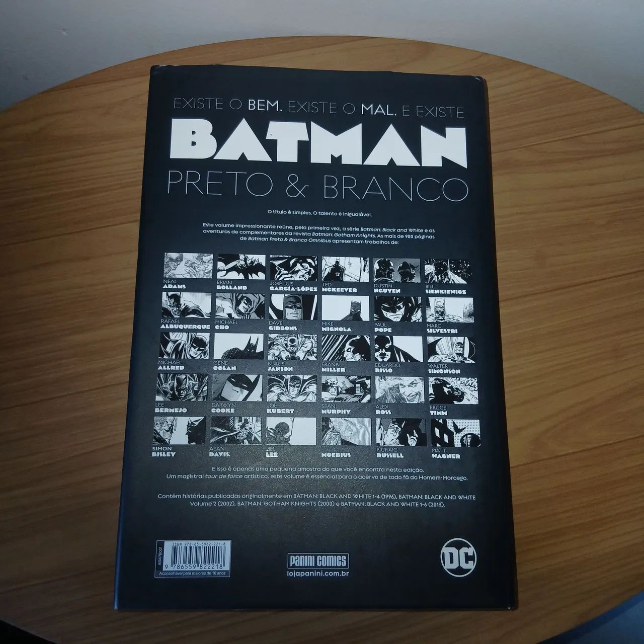 HQ Omnibus Batman , Preto e Branco - Foto 3