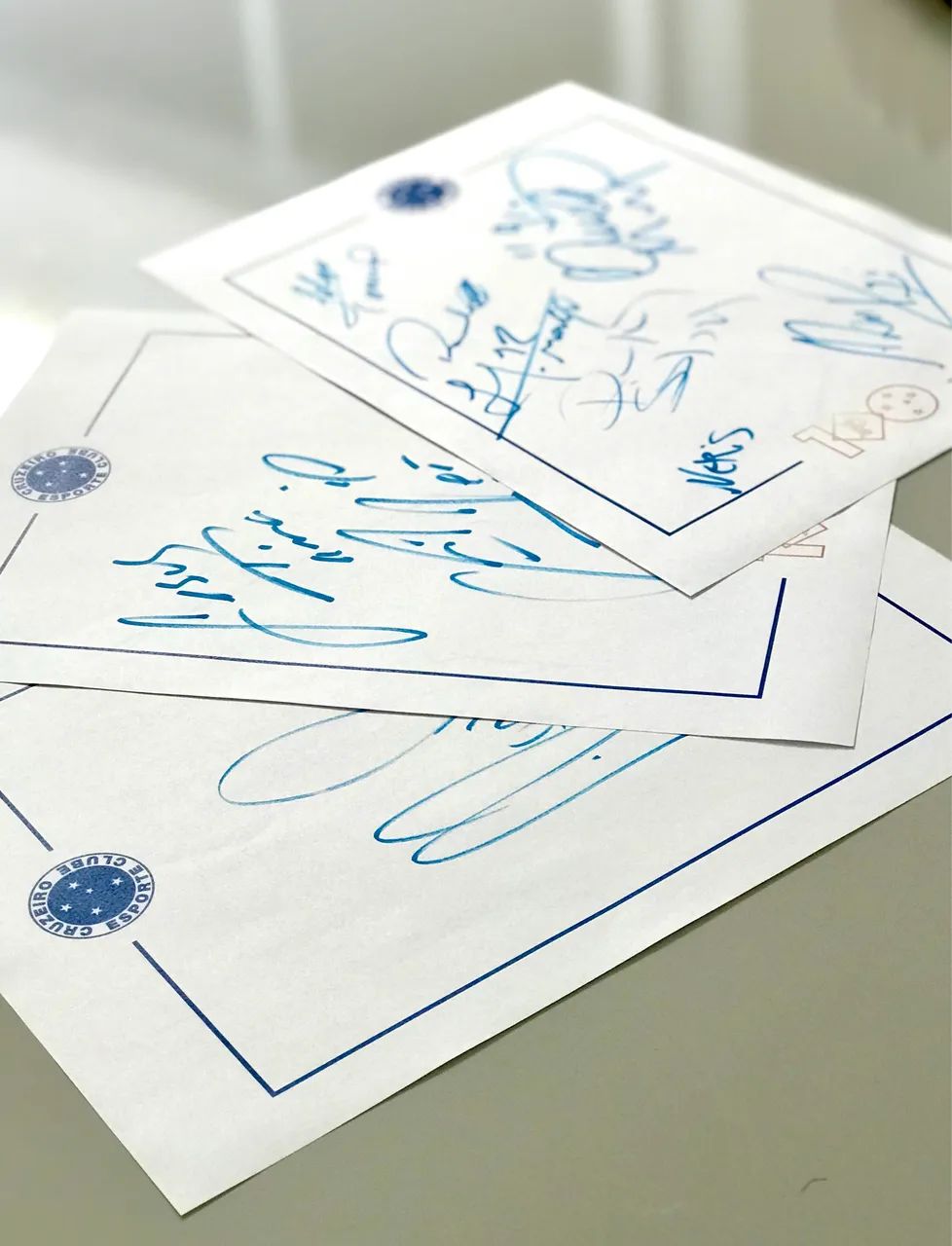 Autógrafos de jogadores do Cruzeiro