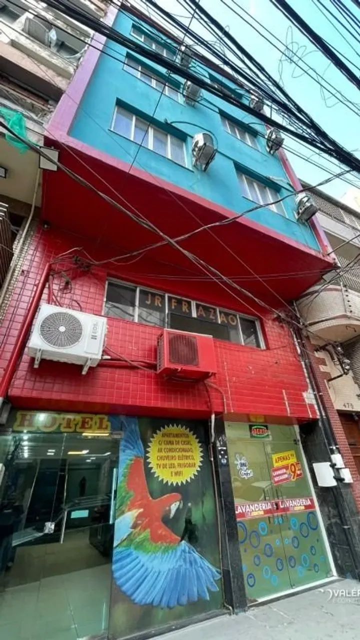 PRÉDIO COM 7 ANDARES, 53 QUARTOS, 1.67642M²