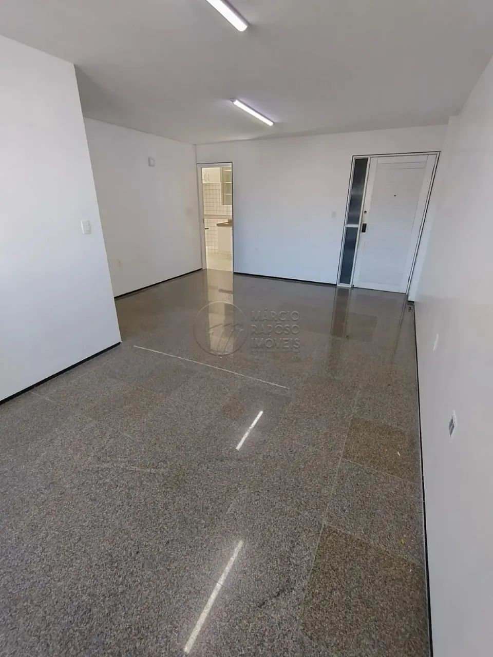 Apartamento na ponta verde último andar 