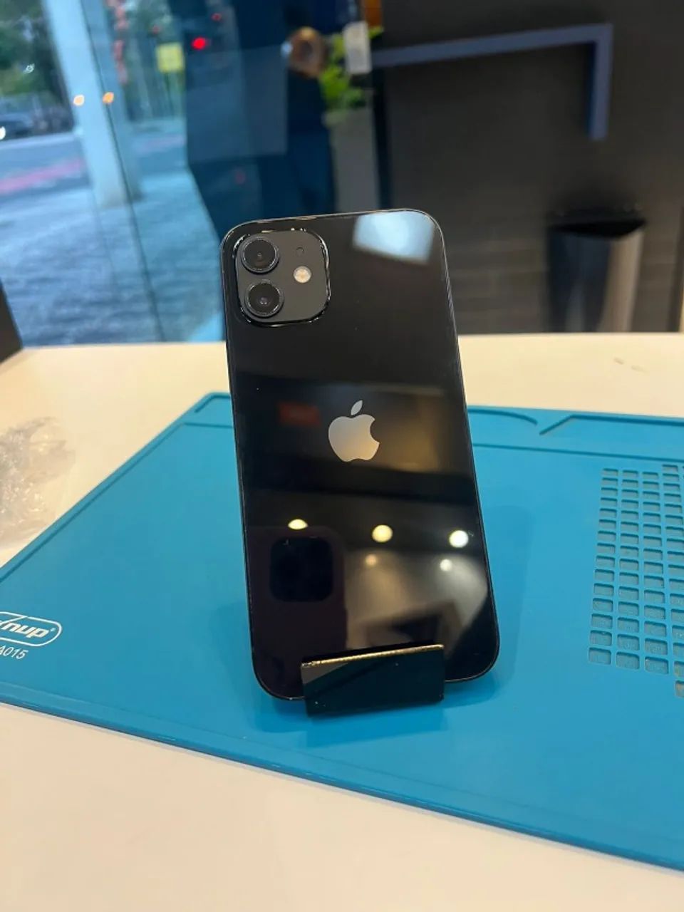 iPhone 12 64 GB Preto ( Seminovo com 6 meses de Garantia