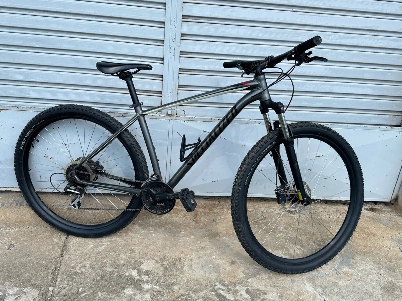 Bicicleta aro 29 Specialized - Foto 4