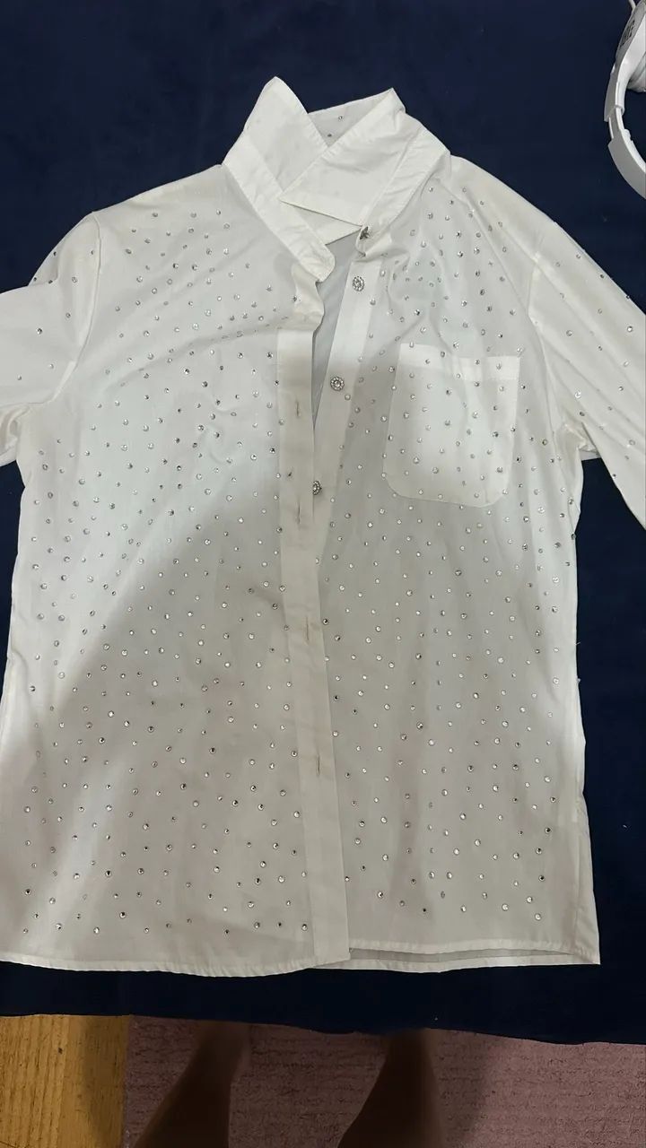 camisa social branca c brilho  - Foto 4