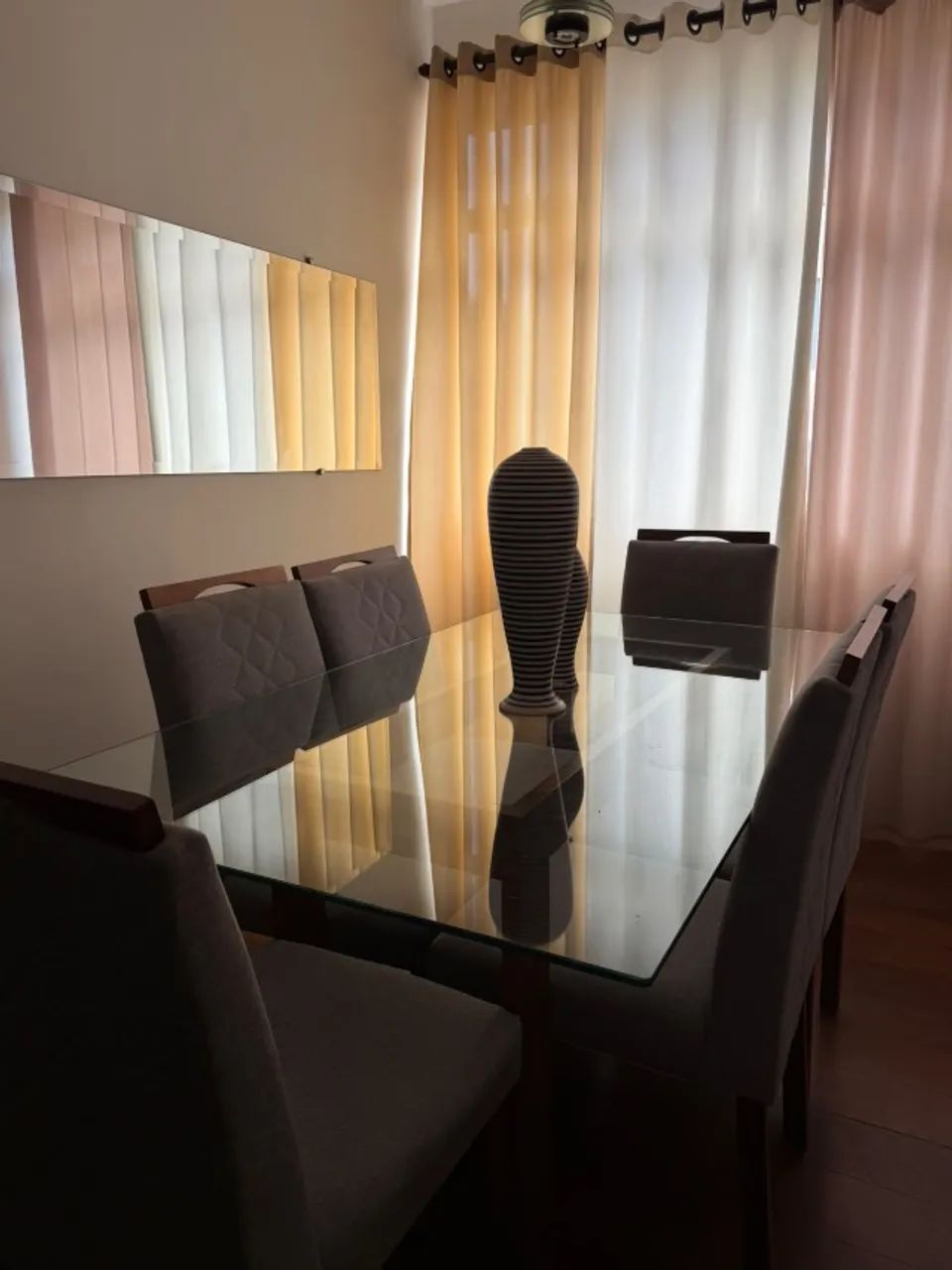 Kit mesa de jantar + 6 cadeiras