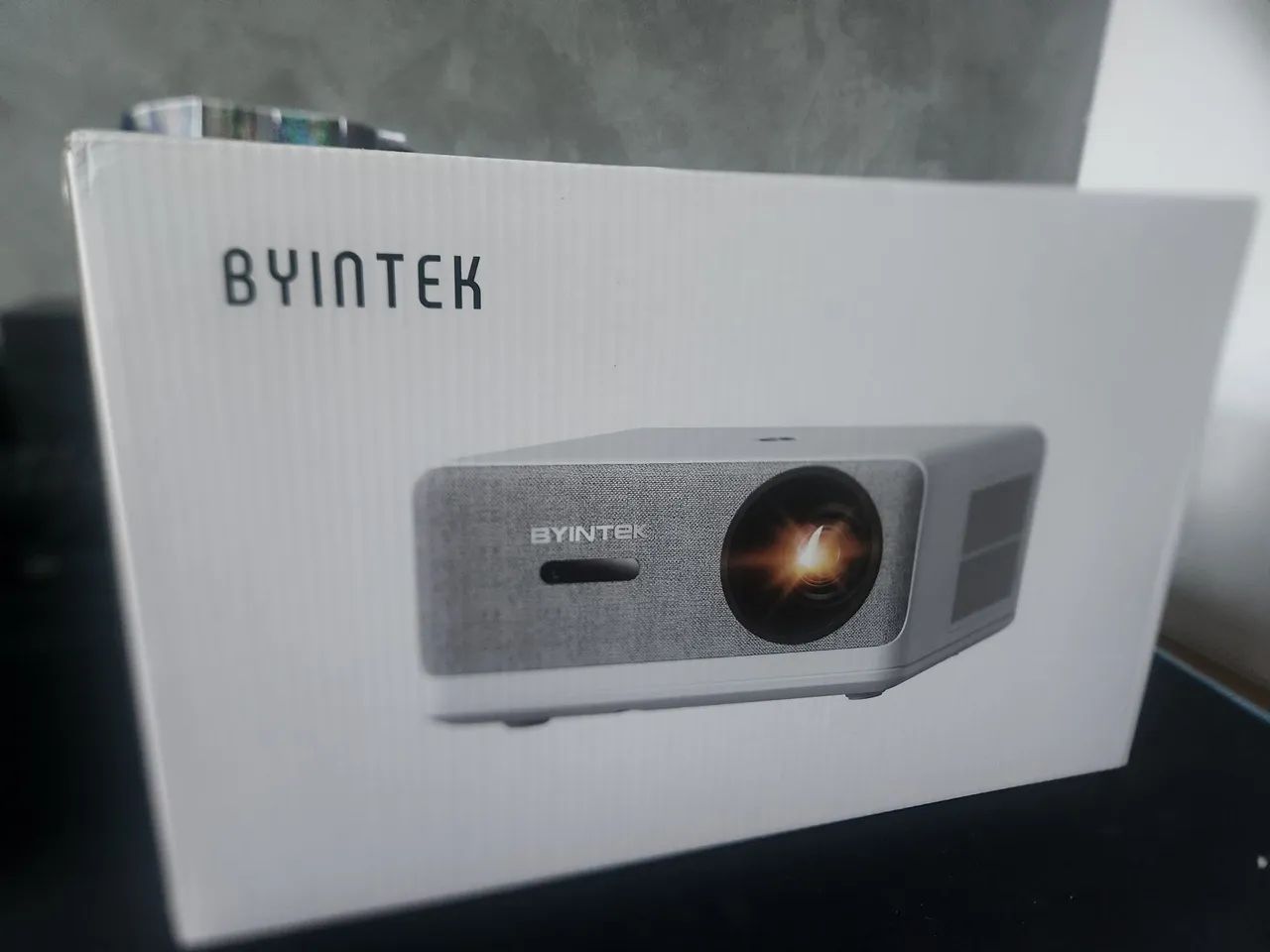 Projetor byintek love u14