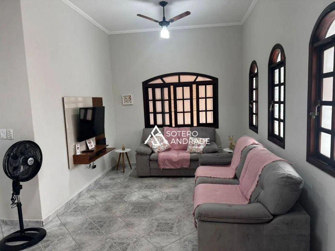 Casa no centro da cidade, localização privilegiada - Foto 3