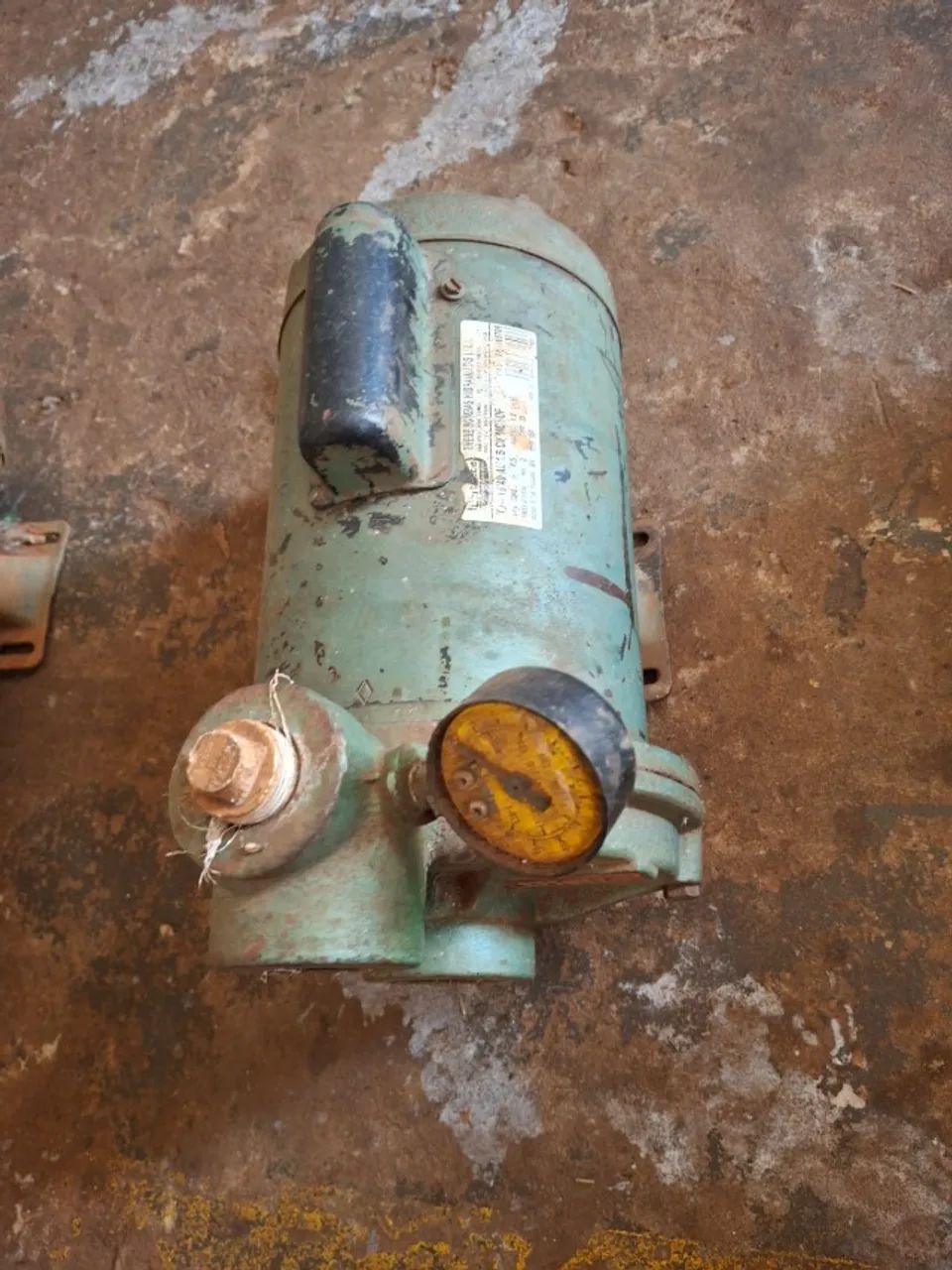 bomba água, chocadeira e carrinho de mão - Foto 3