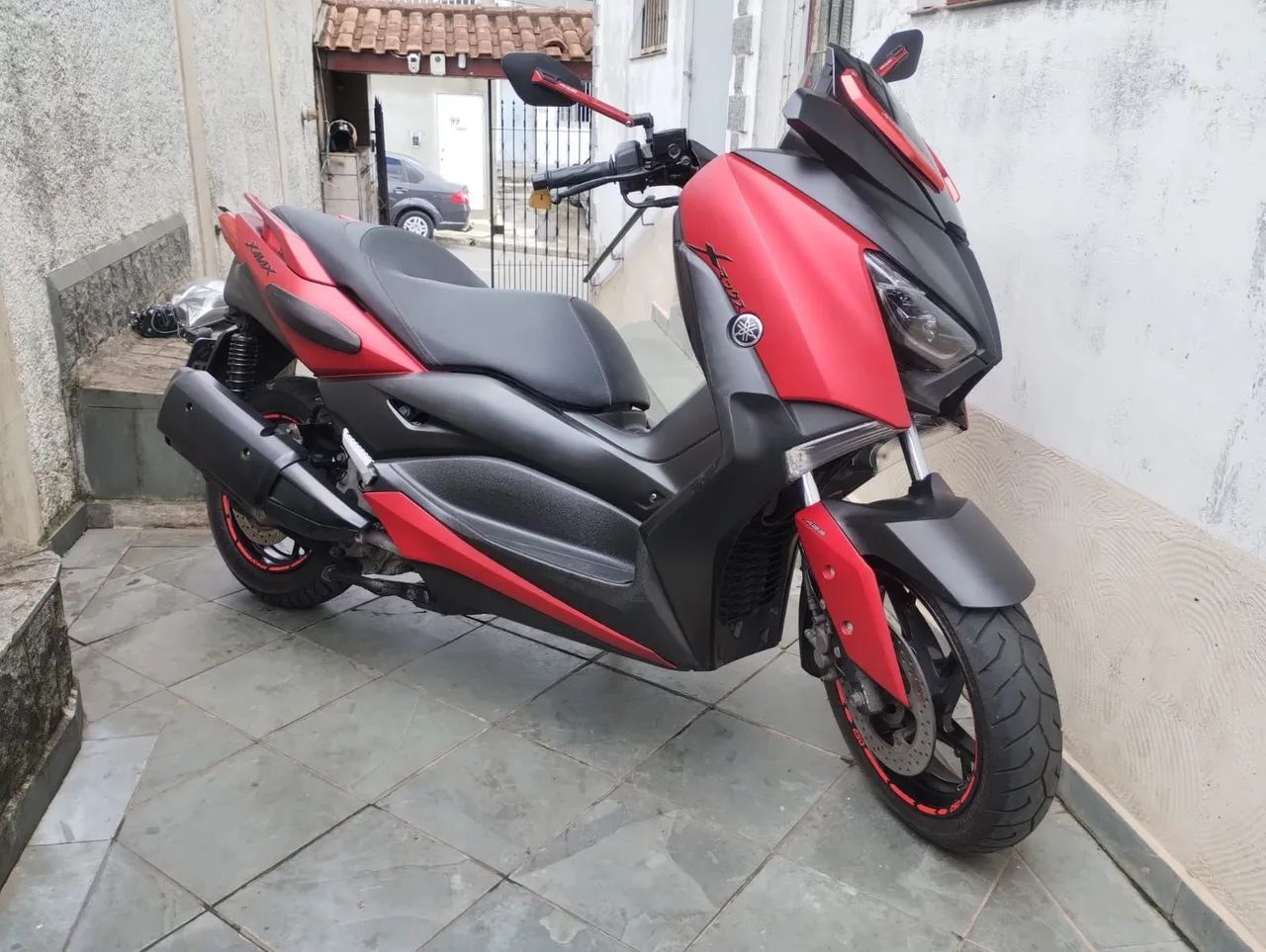X Max 250 