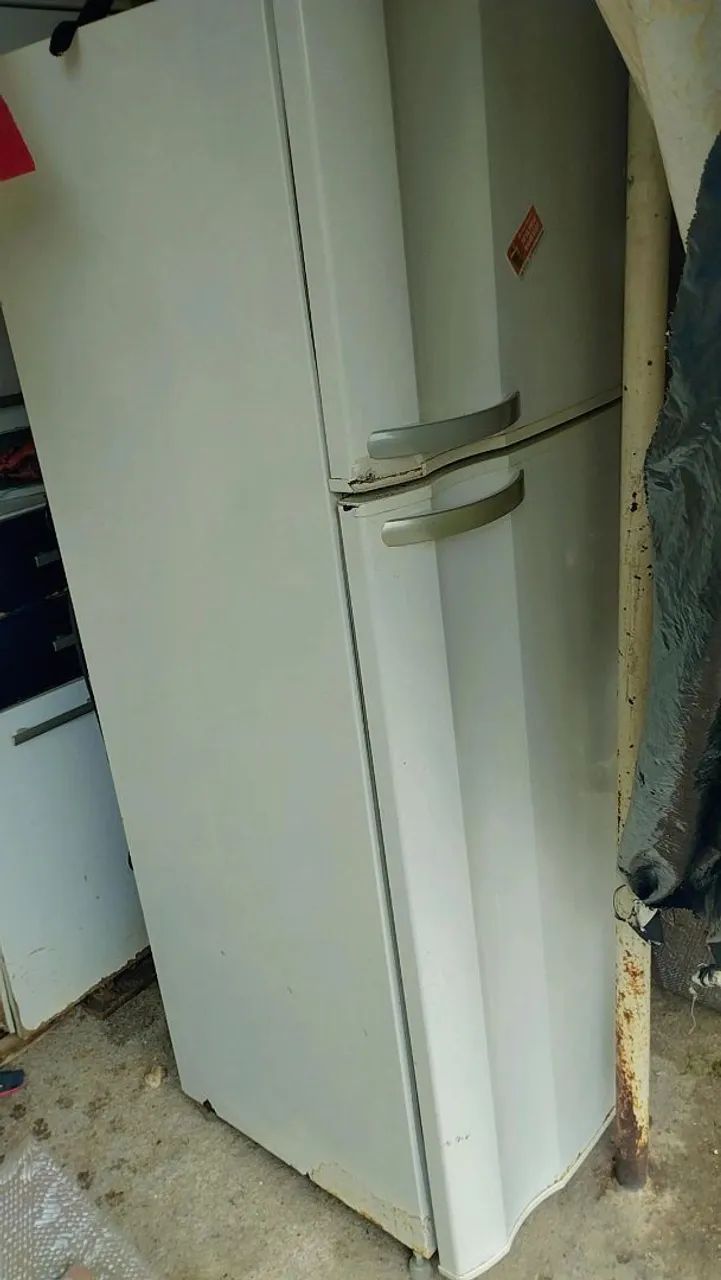 Geladeira electrolux funcionando perfeitamente retirada águas lindas de Goiás 