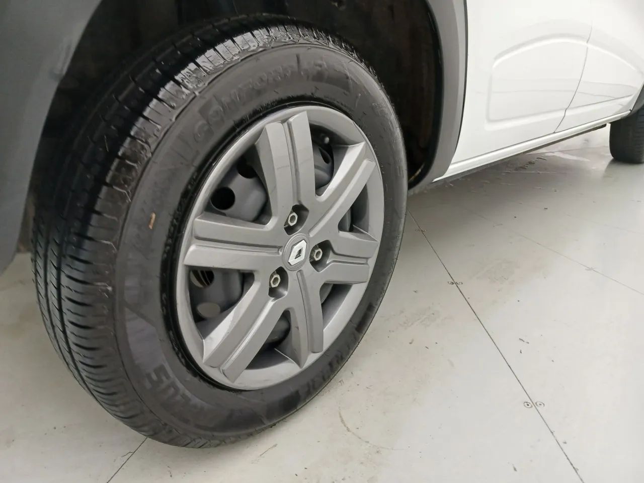 Renault Kwid 1.0 Zen, foto 13 de 18