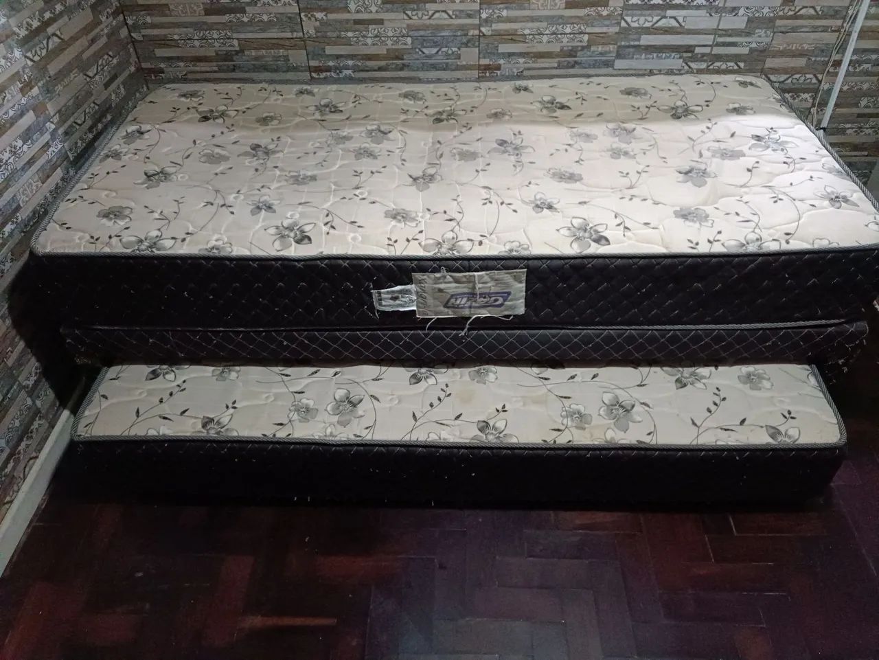 Cama box solteiro com cama auxiliar e colchões de molas - Foto 3