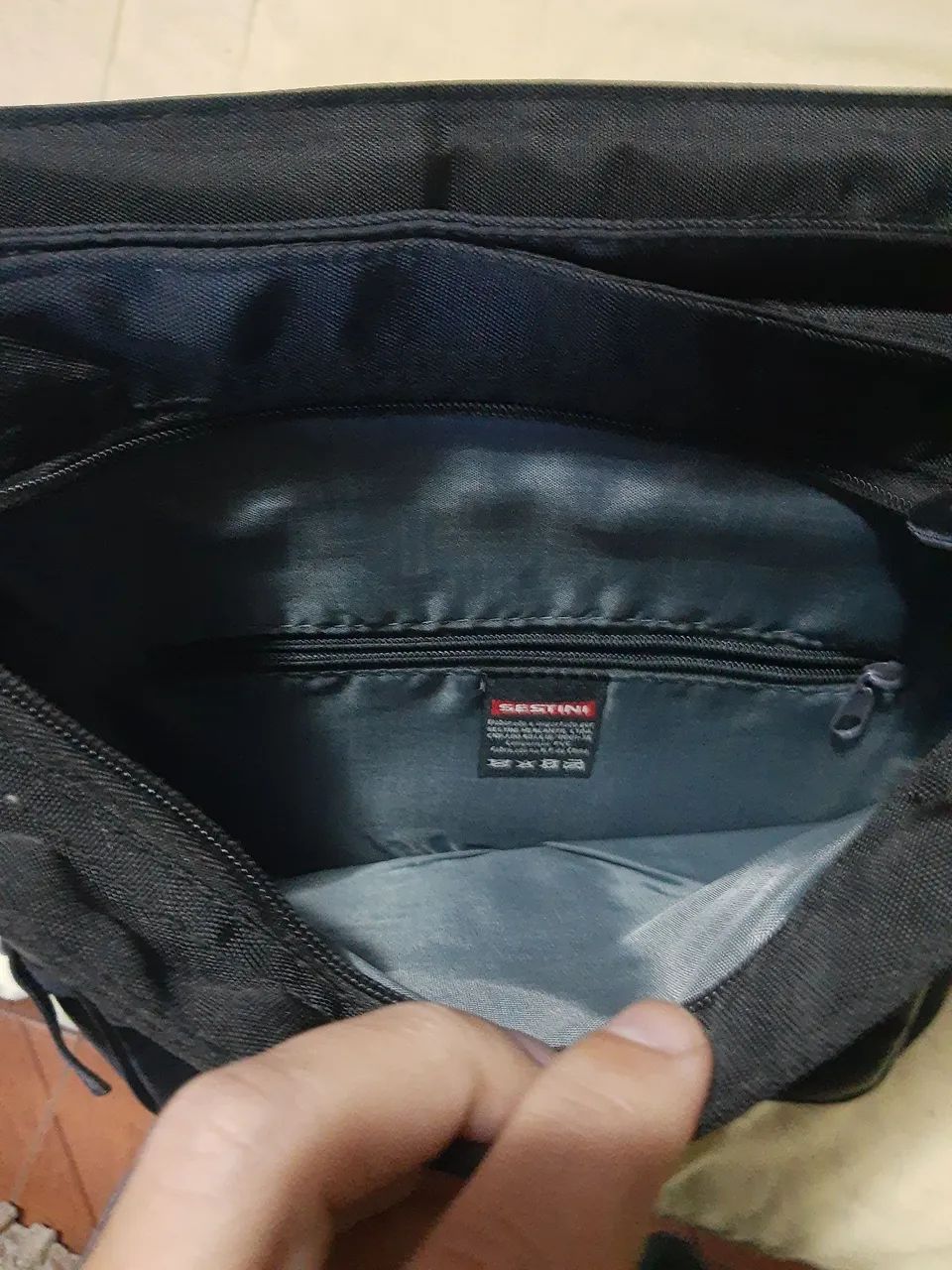 Mochila Sestini de couro  - Foto 4