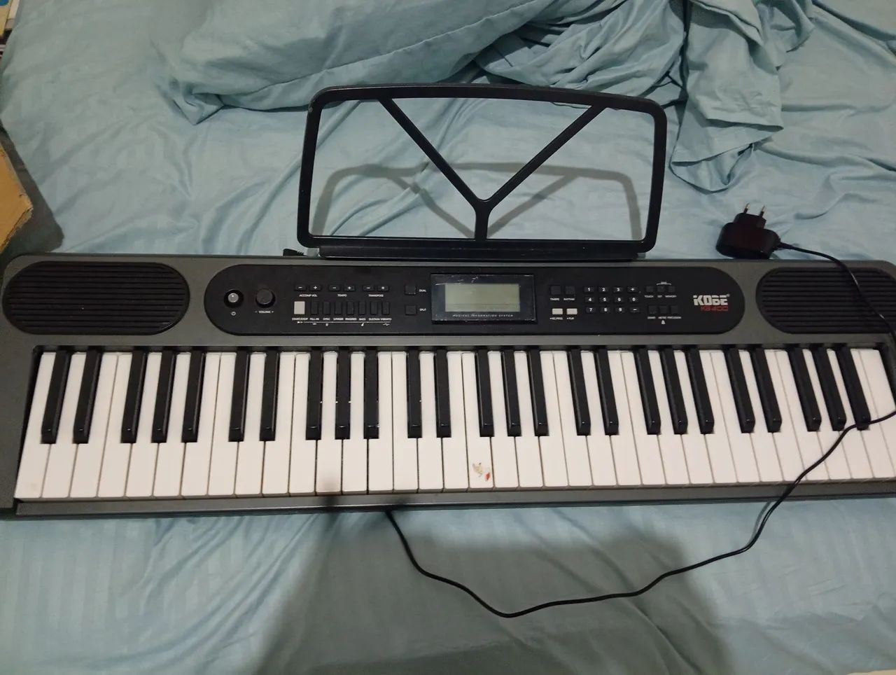 Teclado músical 5 oitavas 