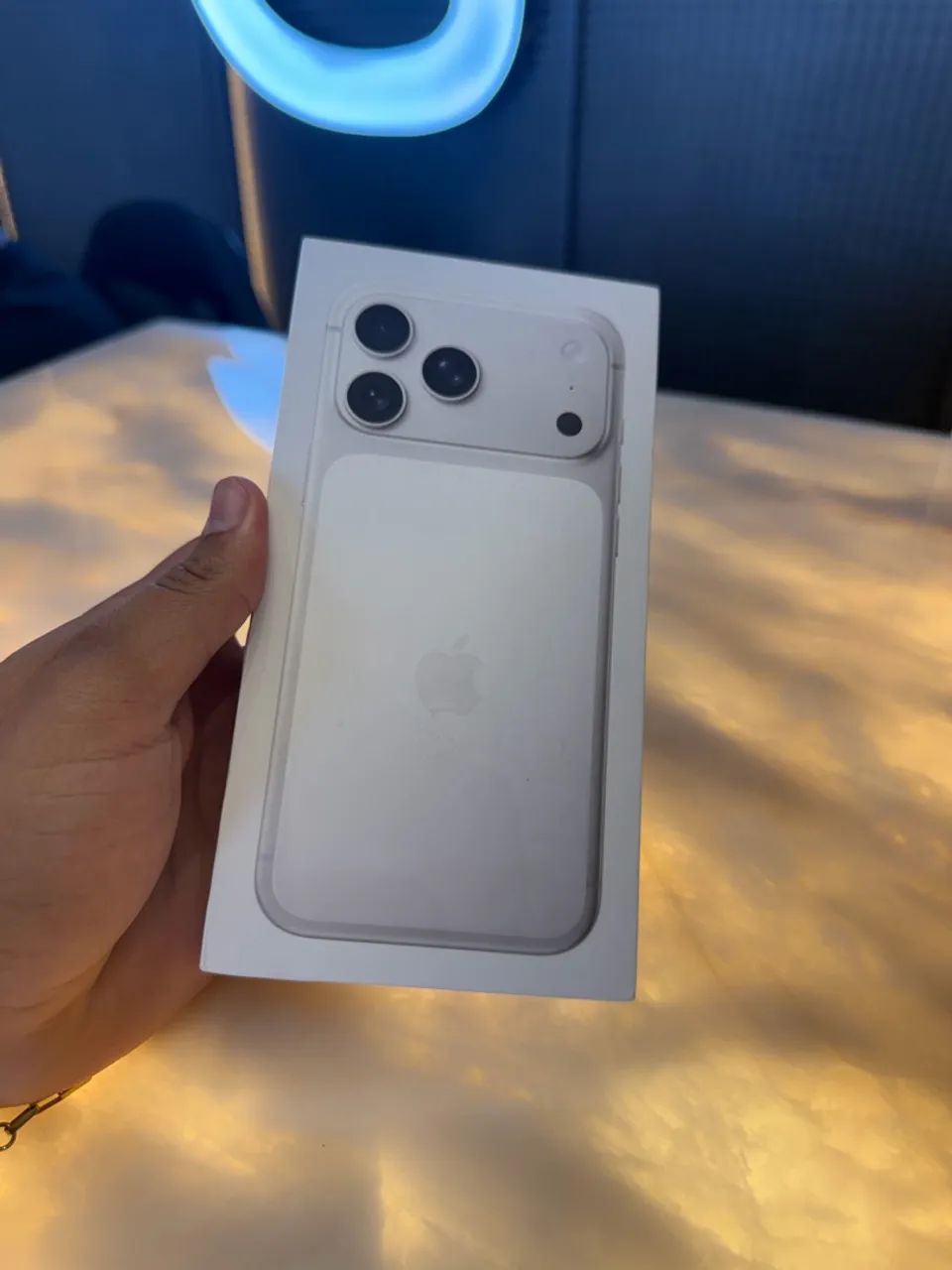 Troco em iphone 17 pro max azul!