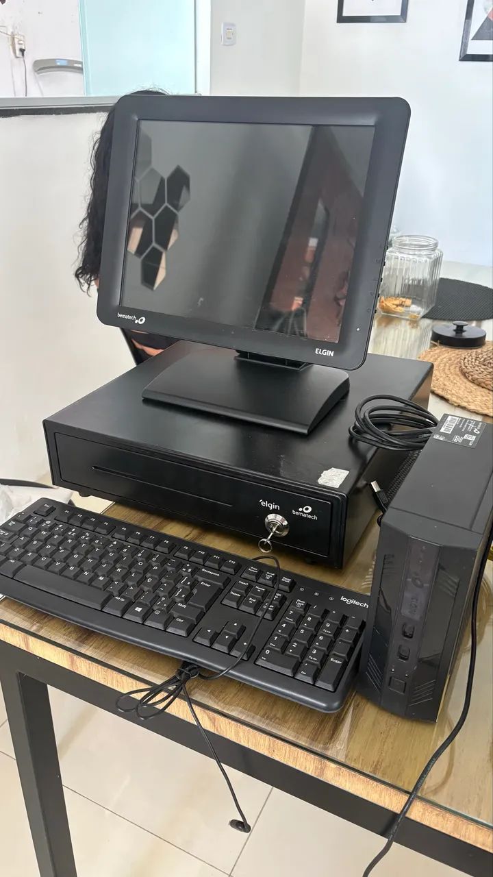 COMPUTADOR ELGIN COMPLETO COM CAIXA REGISTRADORA E TOUCHE SCREEN
