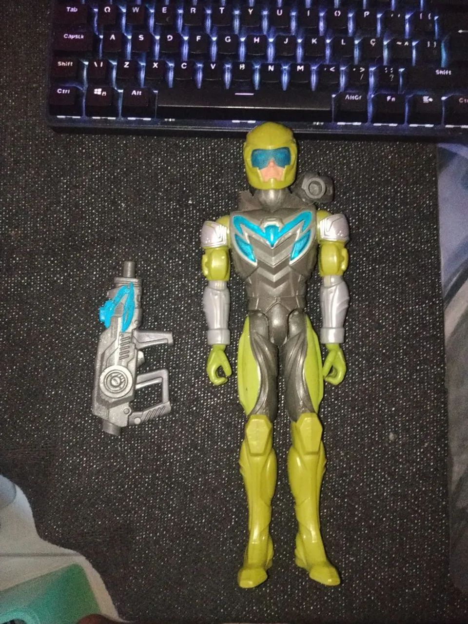 Bonecos Max steel