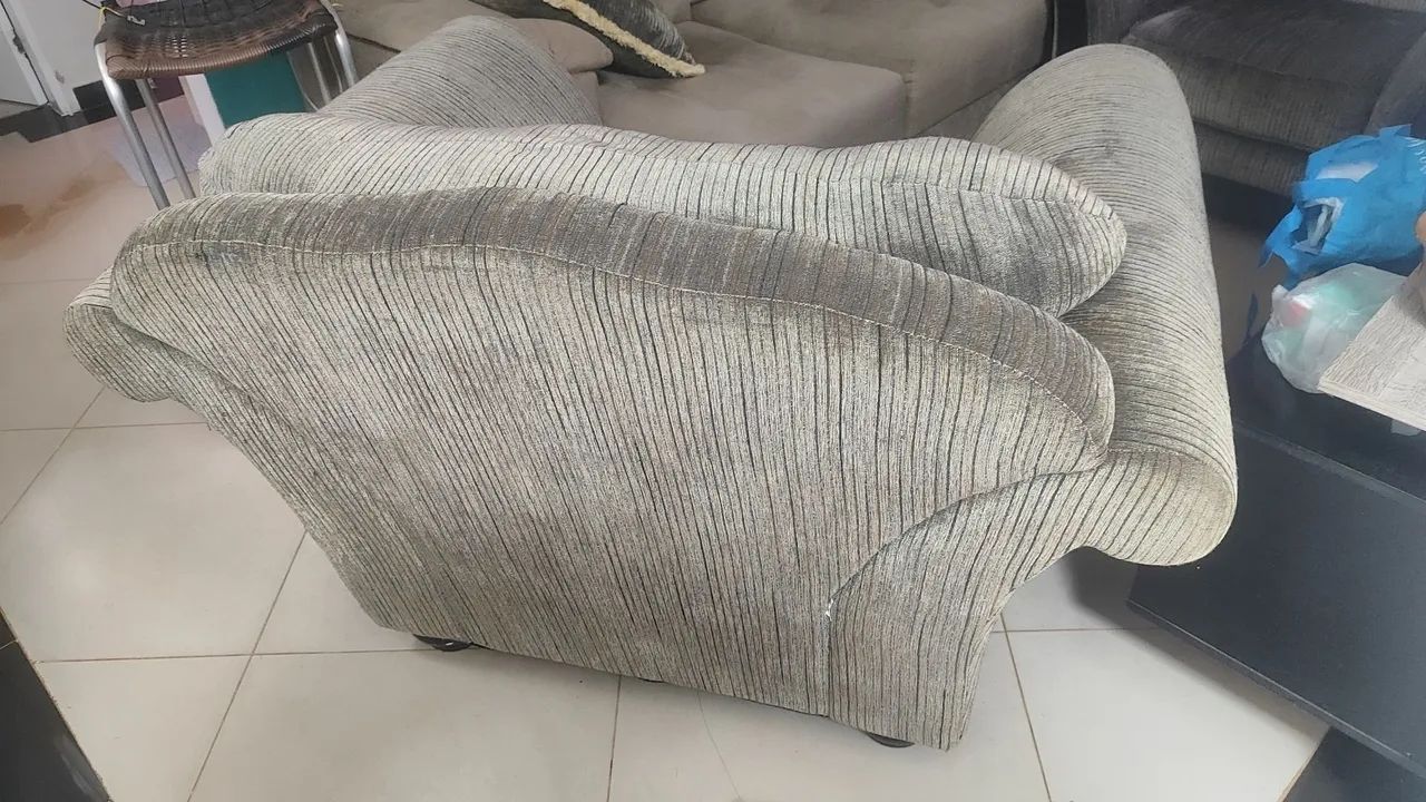 Vendo par de poltrona super confortável. - Foto 2