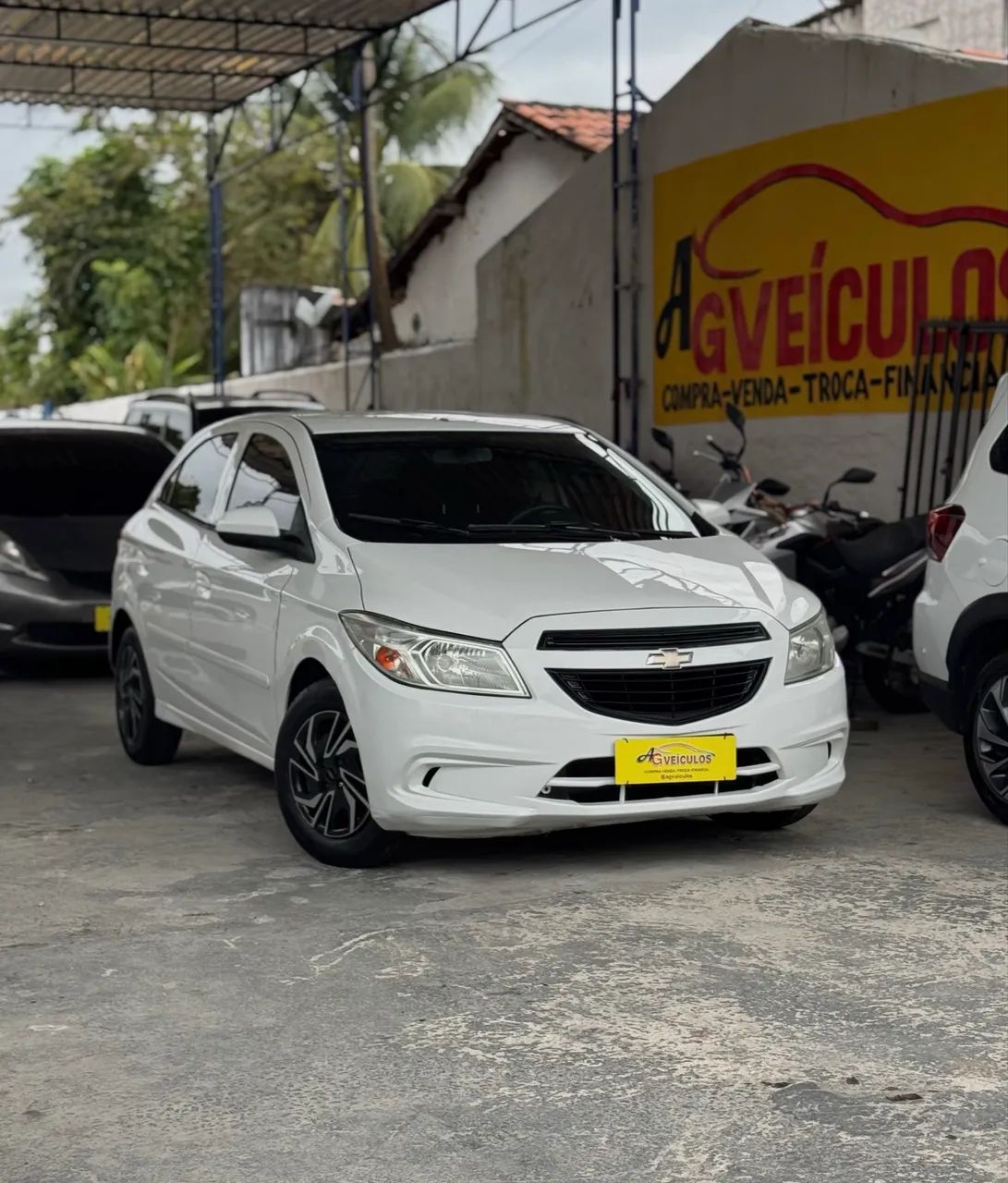 Chevrolet Onix ONIX HATCH Joy 1.0 8V Flex 5p Mec. 2017