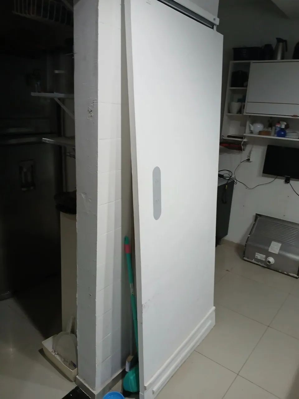 SLIDING DOOR 0.90X2.10 M IN PLYWOOD