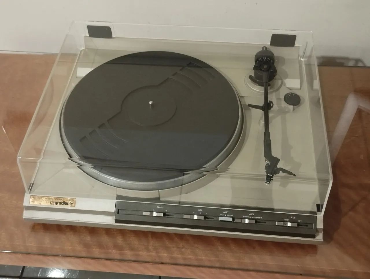 Toca-discos Gradiente B-25