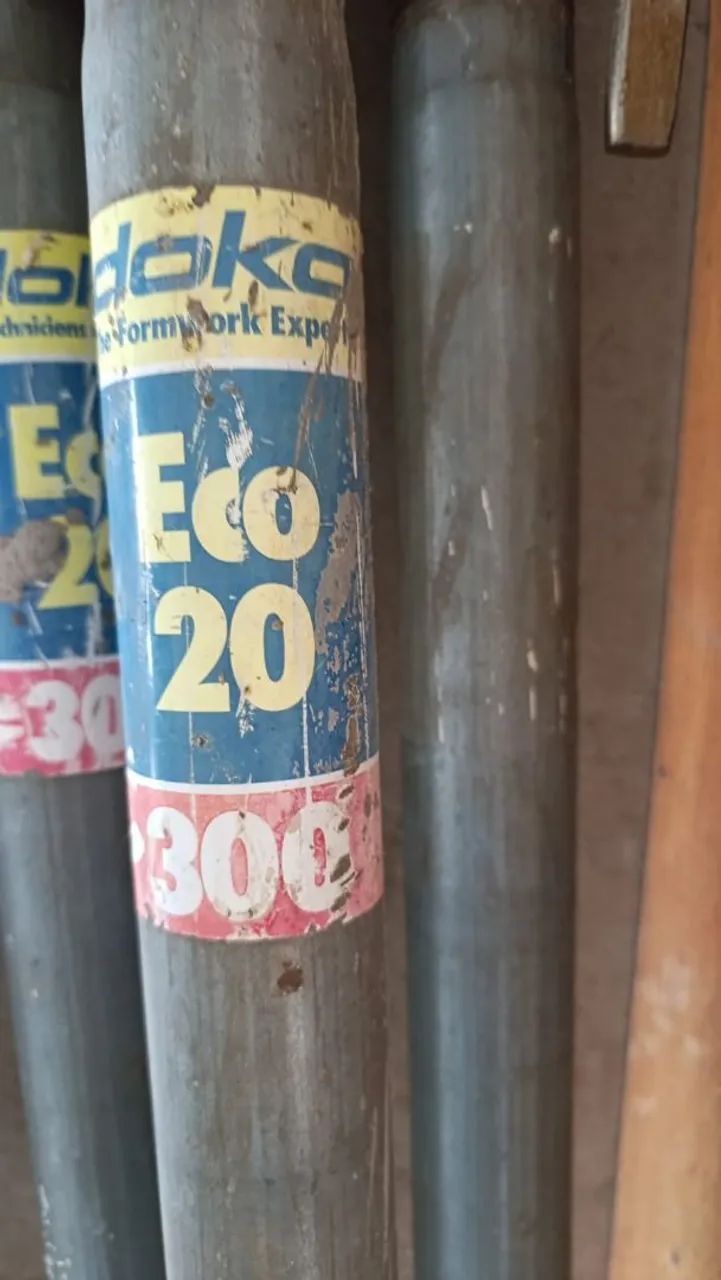 ESCORAS METÁLICAS - DOKA ECO 20 