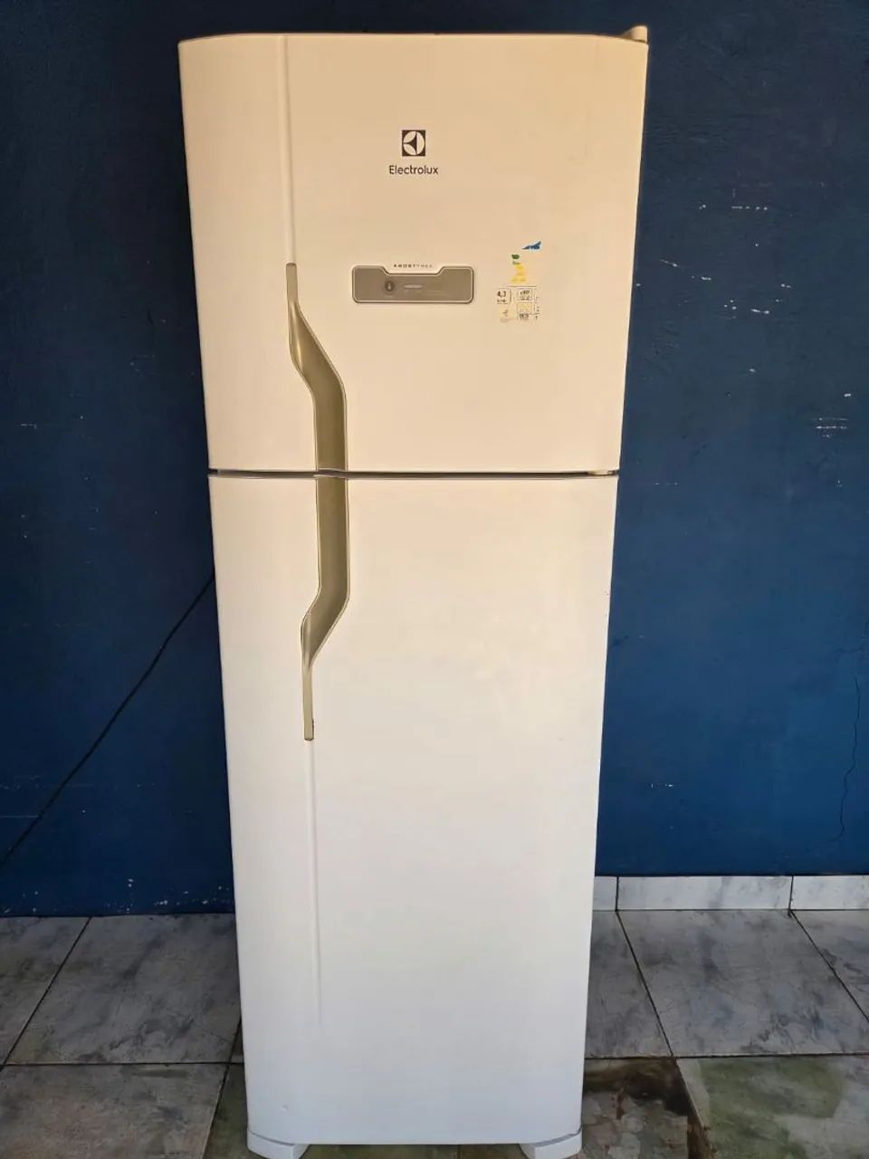 Vendo geladeira Electrolux 