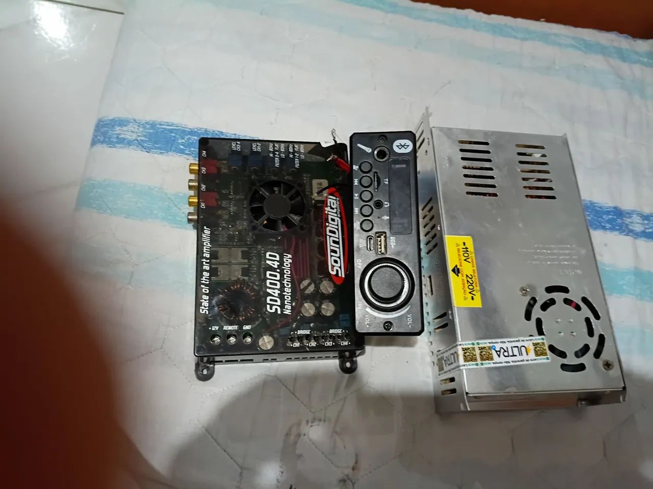Fonte e módulo para som 