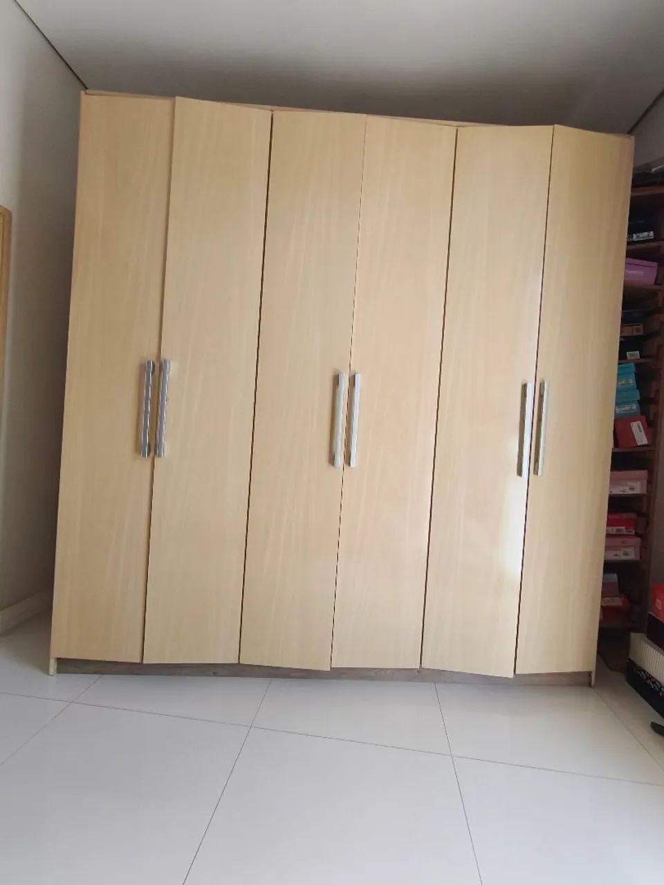 Guarda roupa casal 6 portas