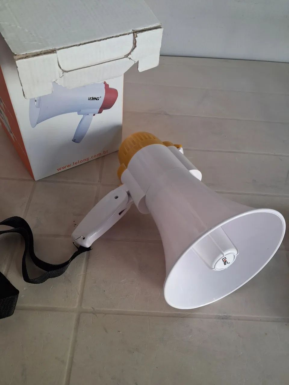 Megafone funciona recarregável e a pilha - Foto 2