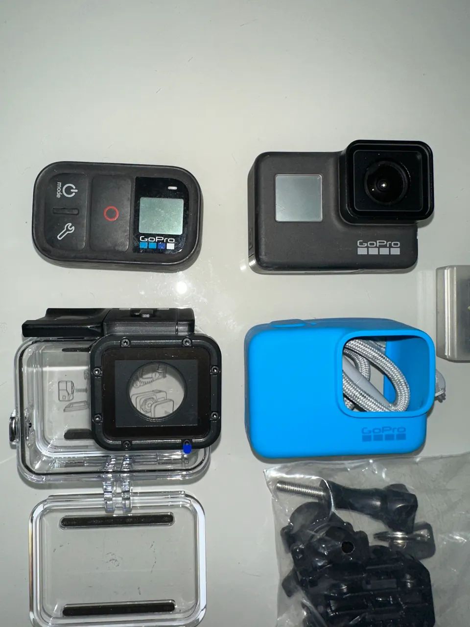 Câmera GoPro Hero 7 Black com Acessórios 