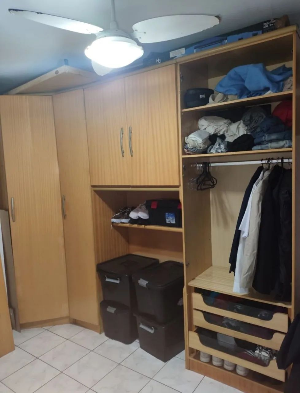 GUARDA ROUPA COM CAMA DE SOLTEIRO