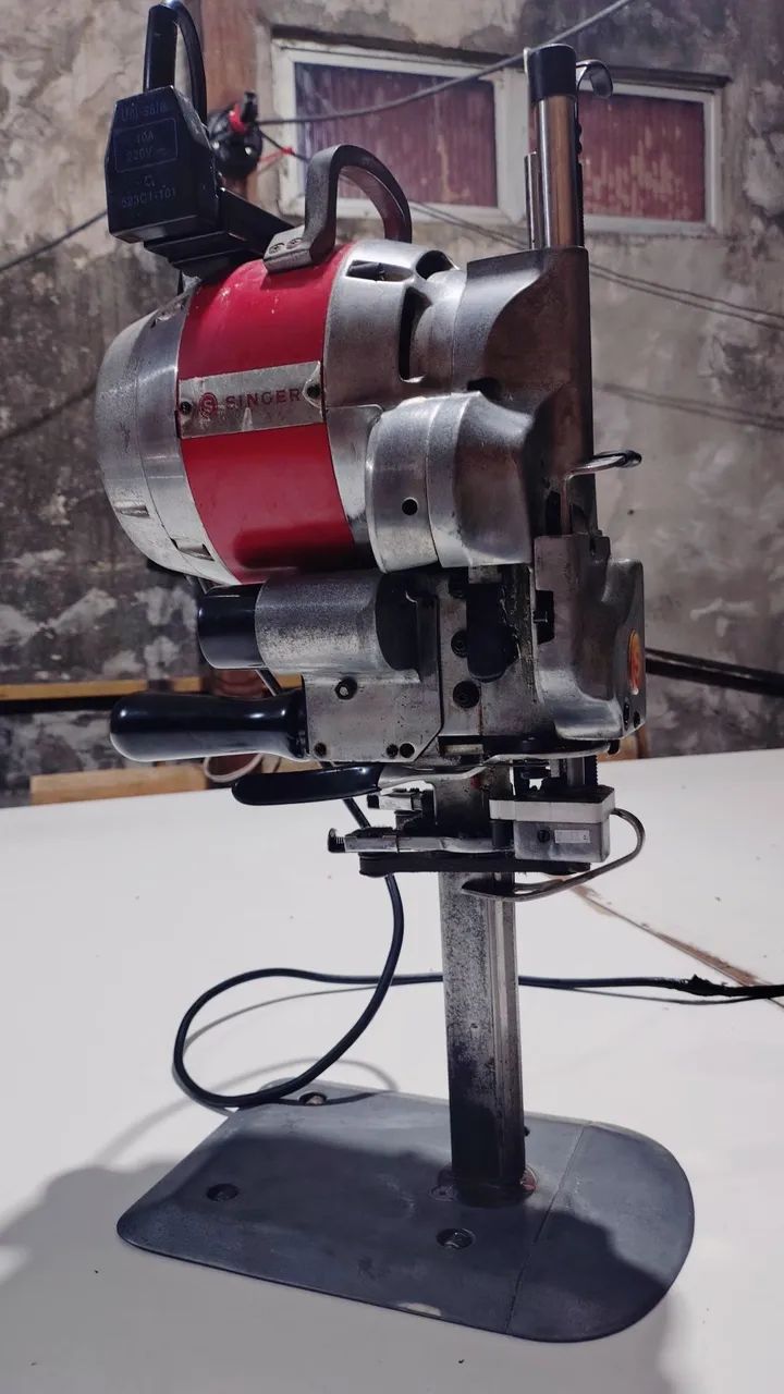 Máquina de cortar tecido 8 polegadas Singer  - Foto 2