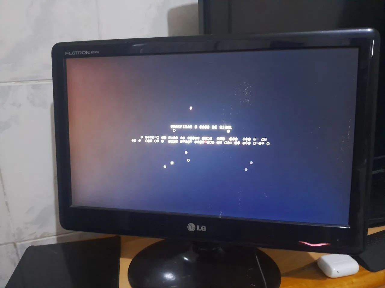 Monitor LG 18,5 Polegadas, Funcionando perfeitamente, acompanha fonte de energia R$ 120,00