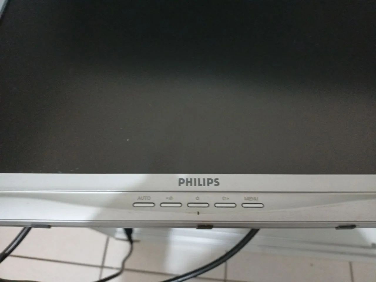 Monitor computador Philips (leve defeito) - Foto 5