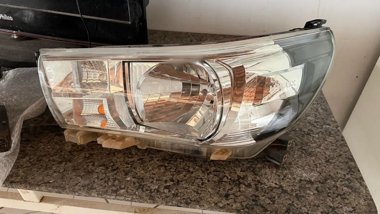 Faróis Hilux SRV 2020 Original - Foto 2
