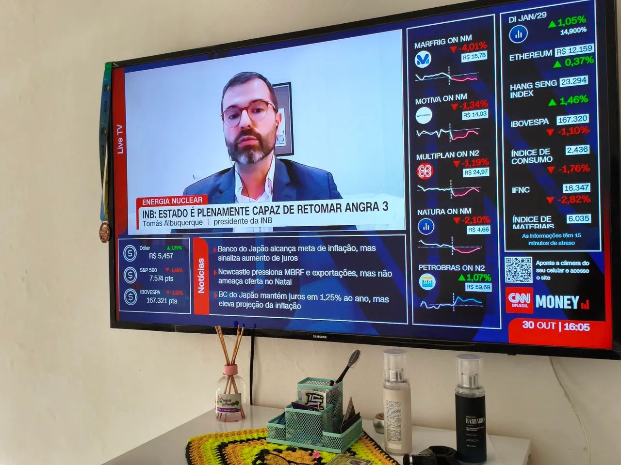 Tv Samsung 50 pol (com mancha na tela) - Foto 2