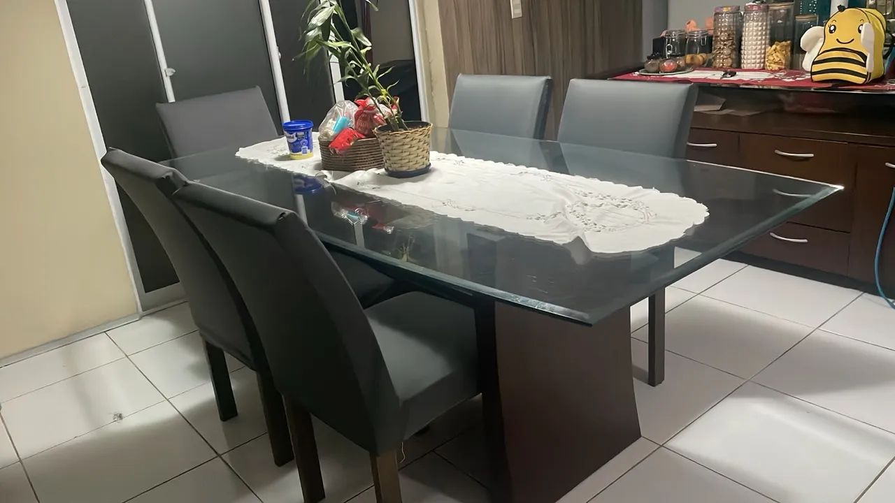 Conjunto de mesa de vidro, guarda roupa e penteadeira 