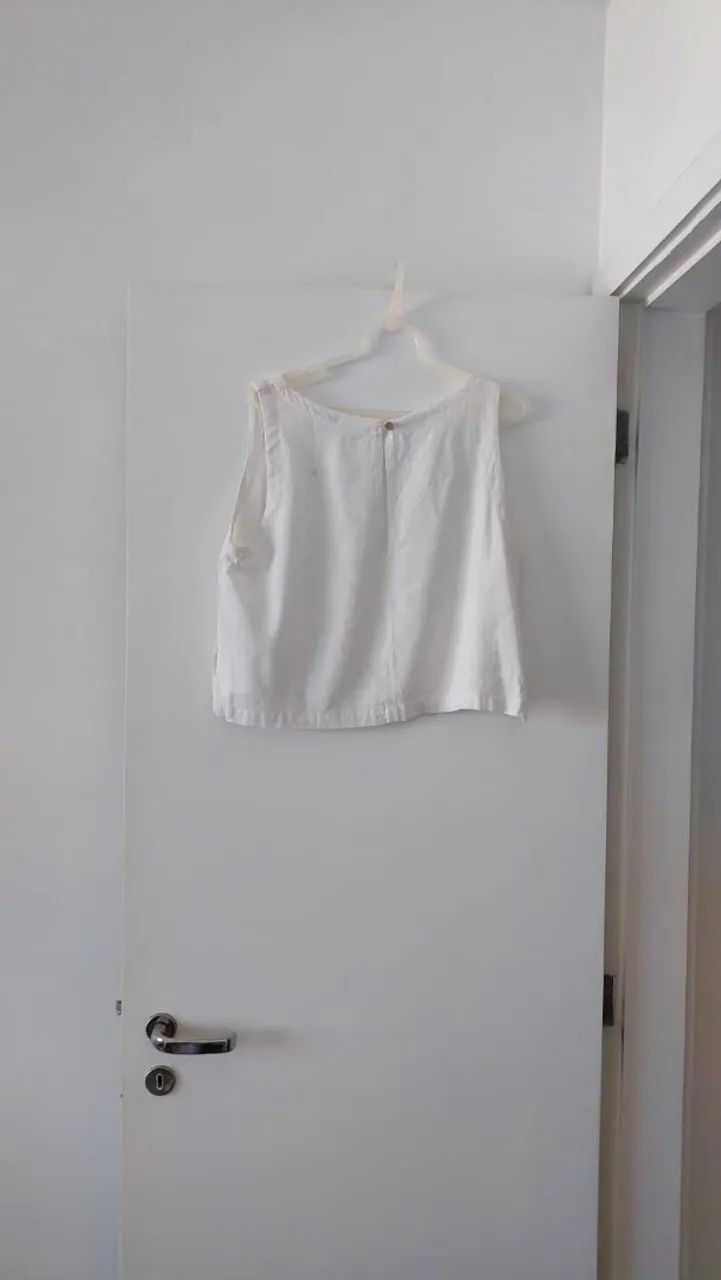 Cropped em Linho Garage. Tamanho M. Largura 52cm; Altura 47cm. - Foto 2