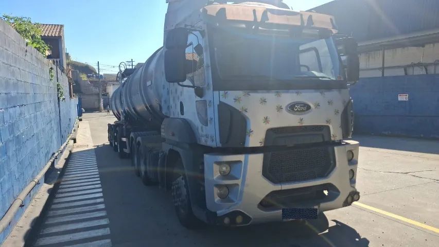 FORD CARGO 2842 AT SEM O TANQUE