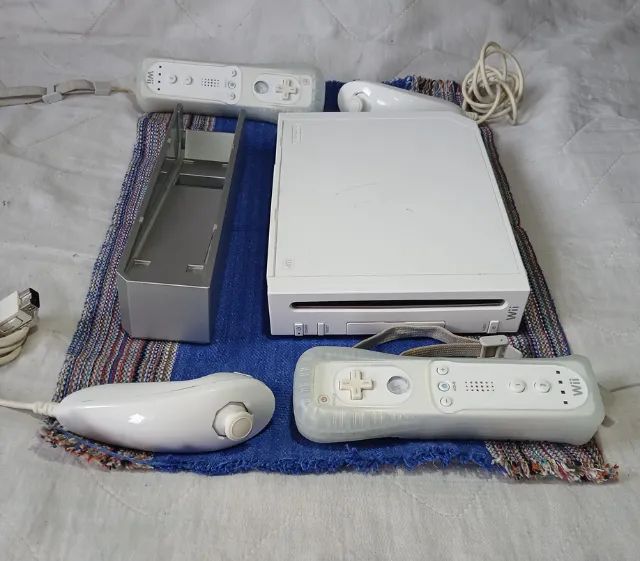 Nintendo Wii Desbloqueado (128GB) + 2 Wii Motes Originais + Vários