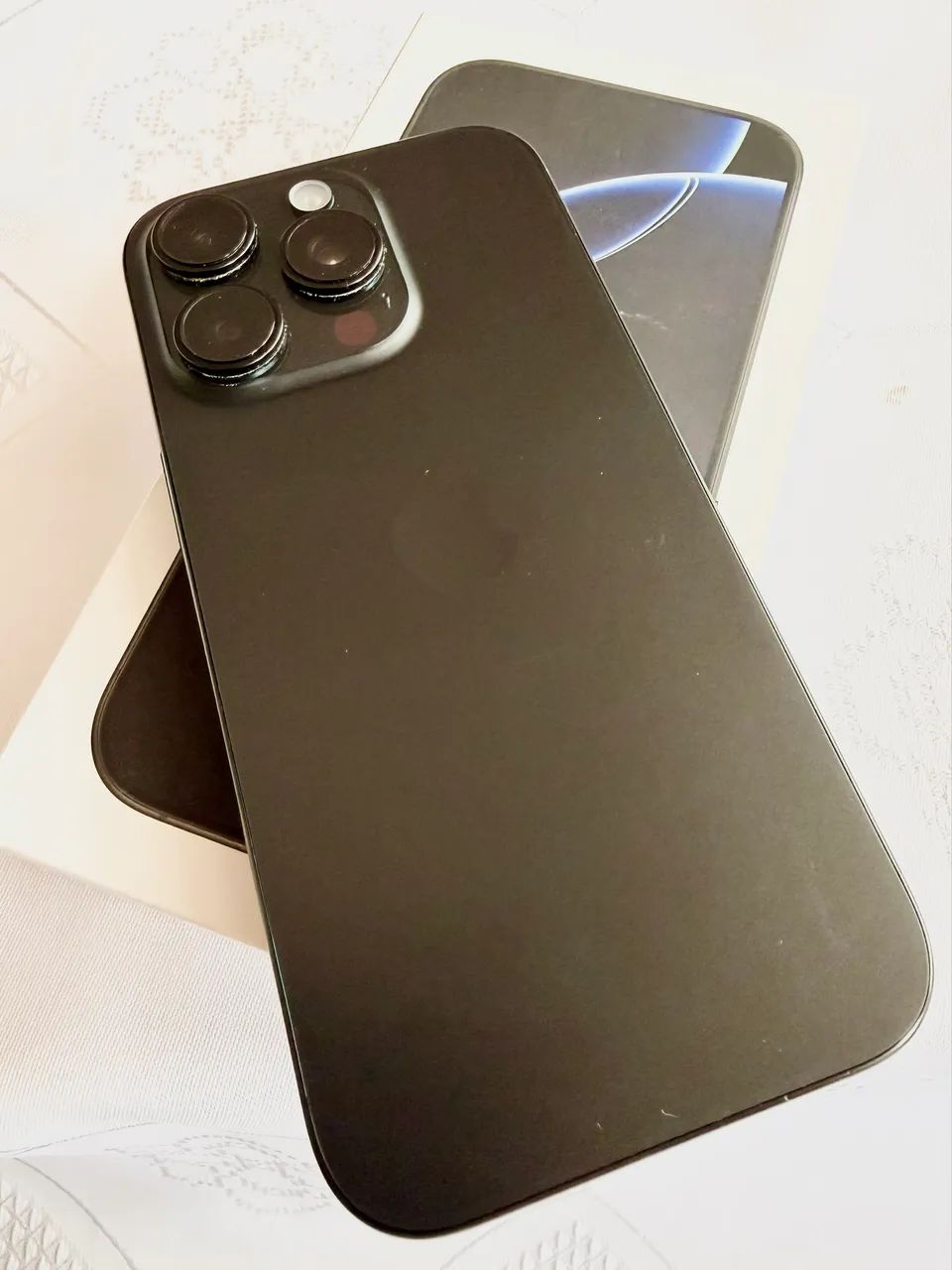 iPhone 16 pro 256gb Black Titanium - Celulares e Smartphones