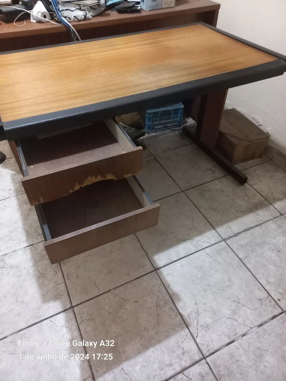 mesa de escritório com 2 gavetas - Foto 2