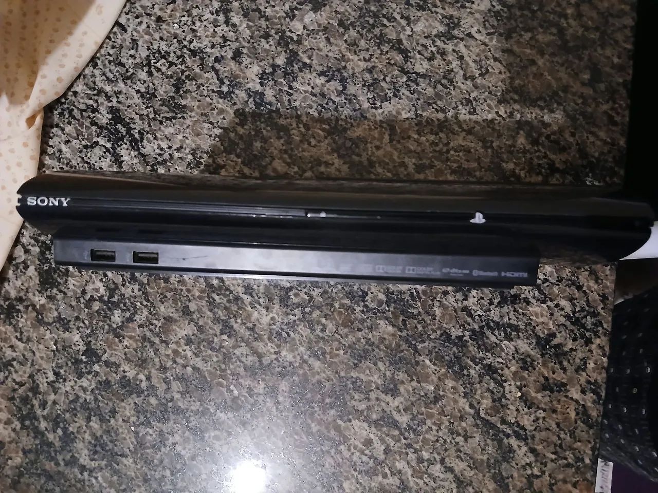 Ps3 em perfeito estado com todos o componentes mais 1 controle e 6 jogos - Foto 2