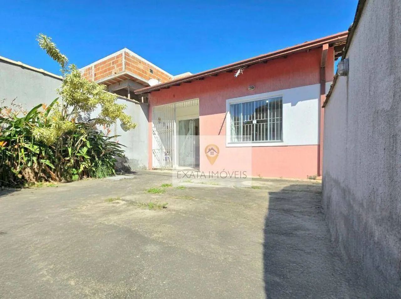 Casa 2 quartos com quintal, Extensão Serramar - Rio das Ostras/RJ
