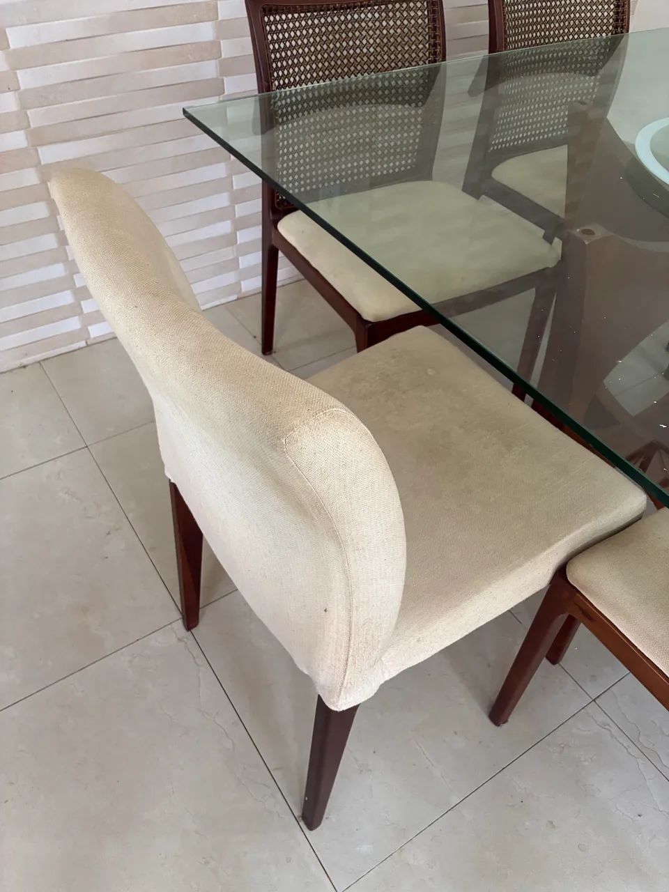 Mesa de madeira belíssima - Foto 2