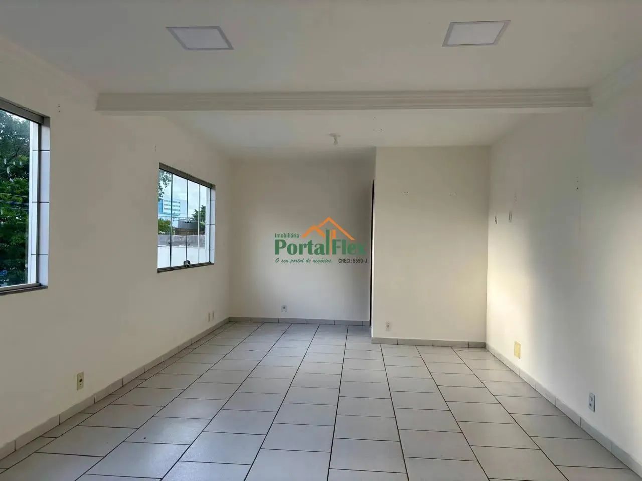 Sala à locação em Parque Residencial Laranjeiras - Serra/ES