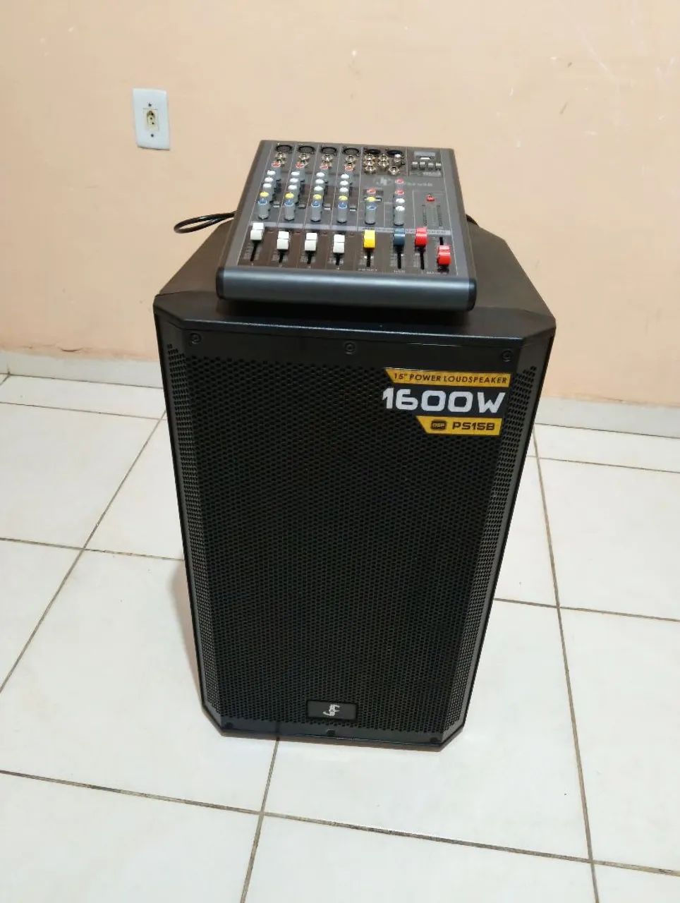 Caixa de som e mesa profissional 