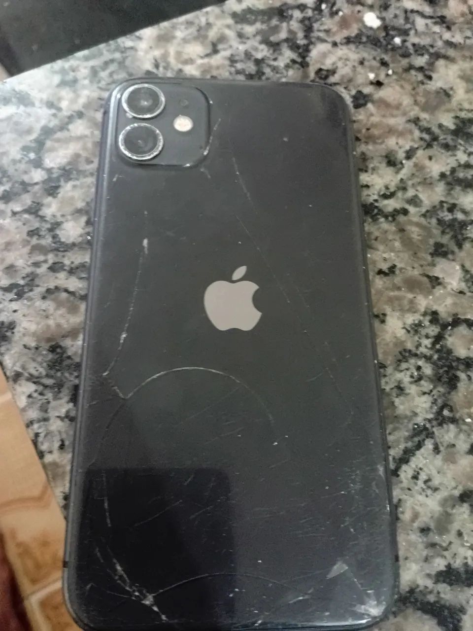 Celular iPhone11 - Foto 2